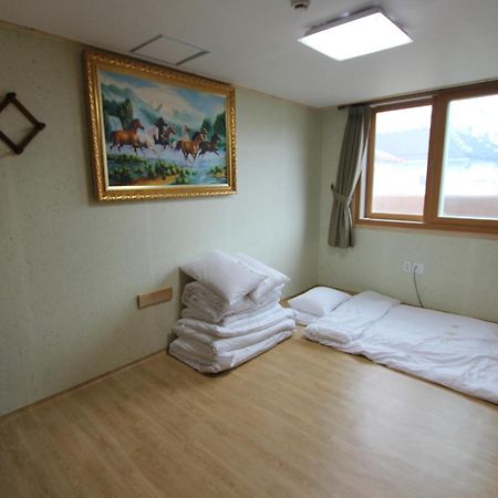 Dasomchae Hanok stay Gwangju Metropolitan City Rum bild