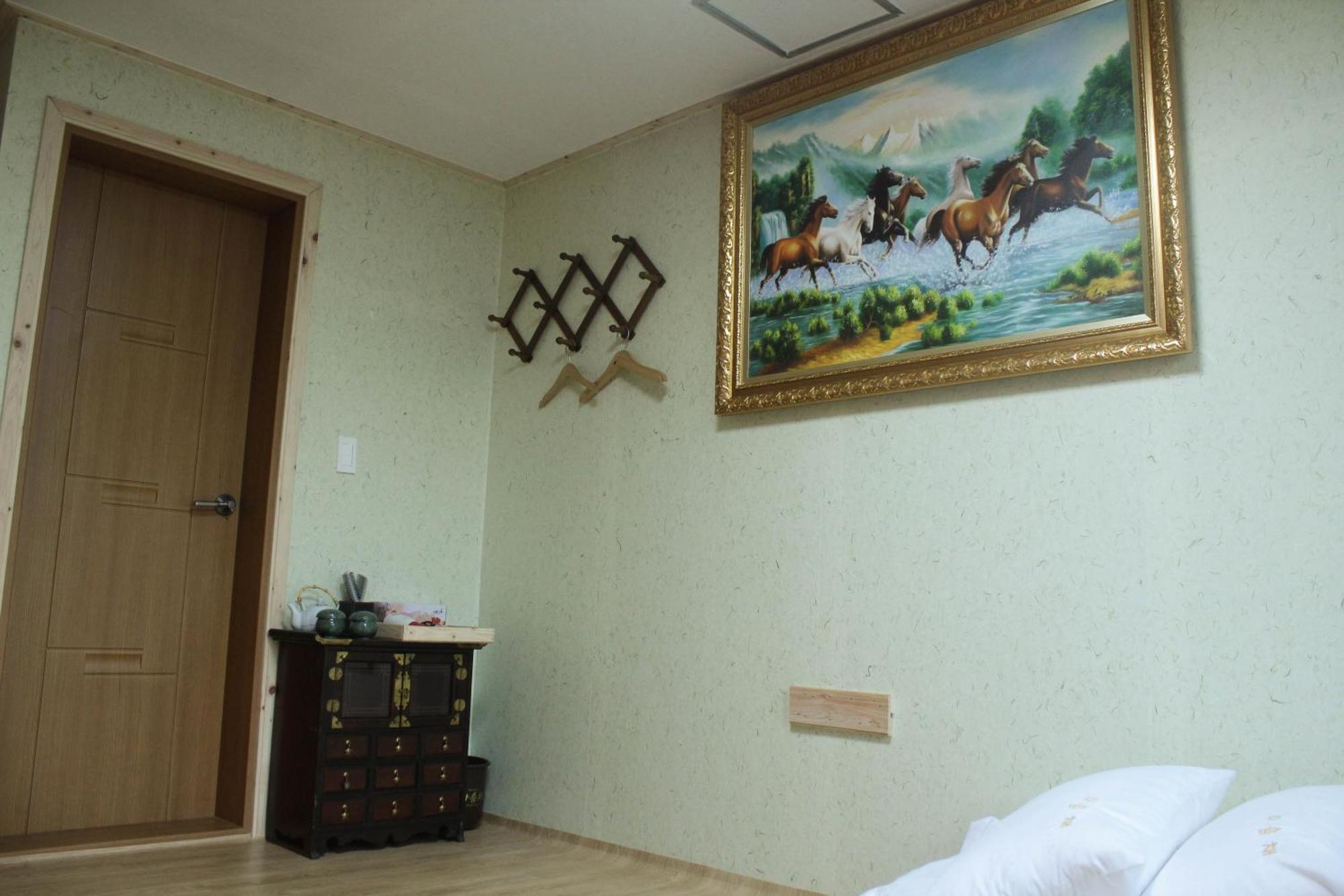 Dasomchae Hanok stay Gwangju Metropolitan City Rum bild